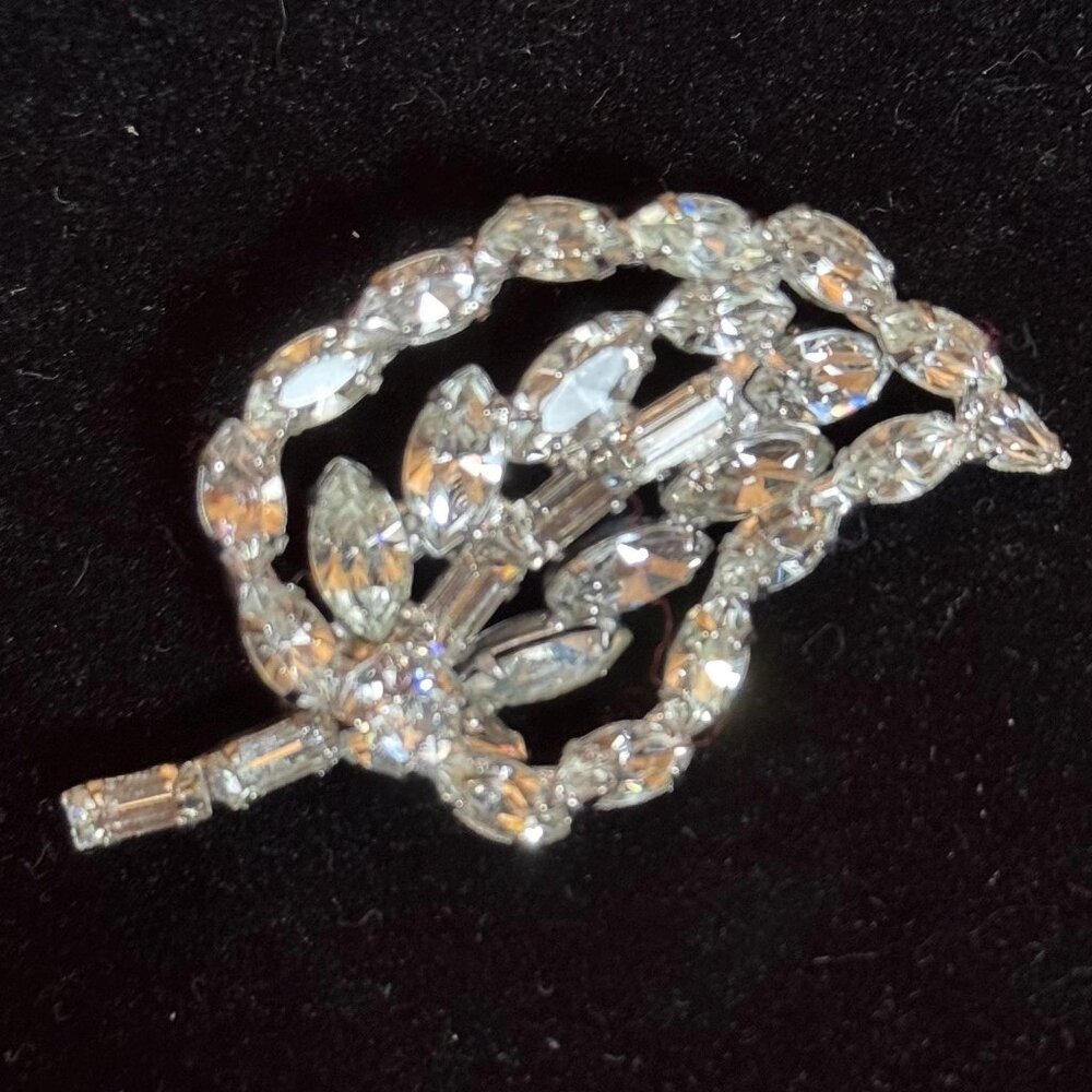 Vintage large clear prong set rhinestone Leaf Broach